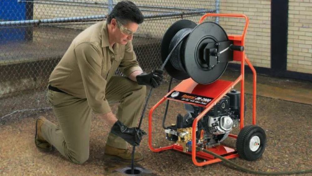 بررسی انواع دستگاه‌های لوله بازکنی و کارایی آن‌ها