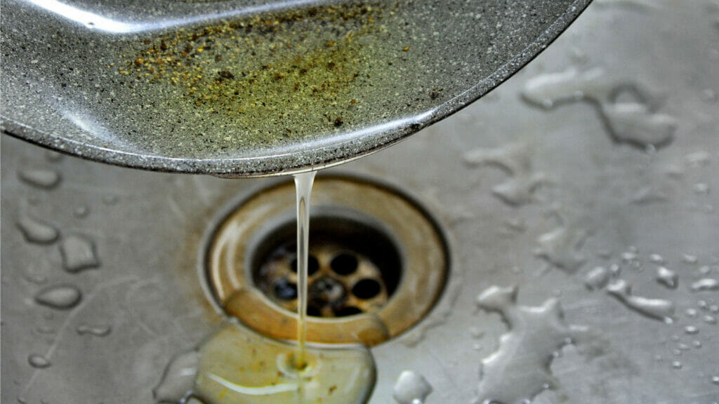 دور ریختن صحیح زباله‌ها