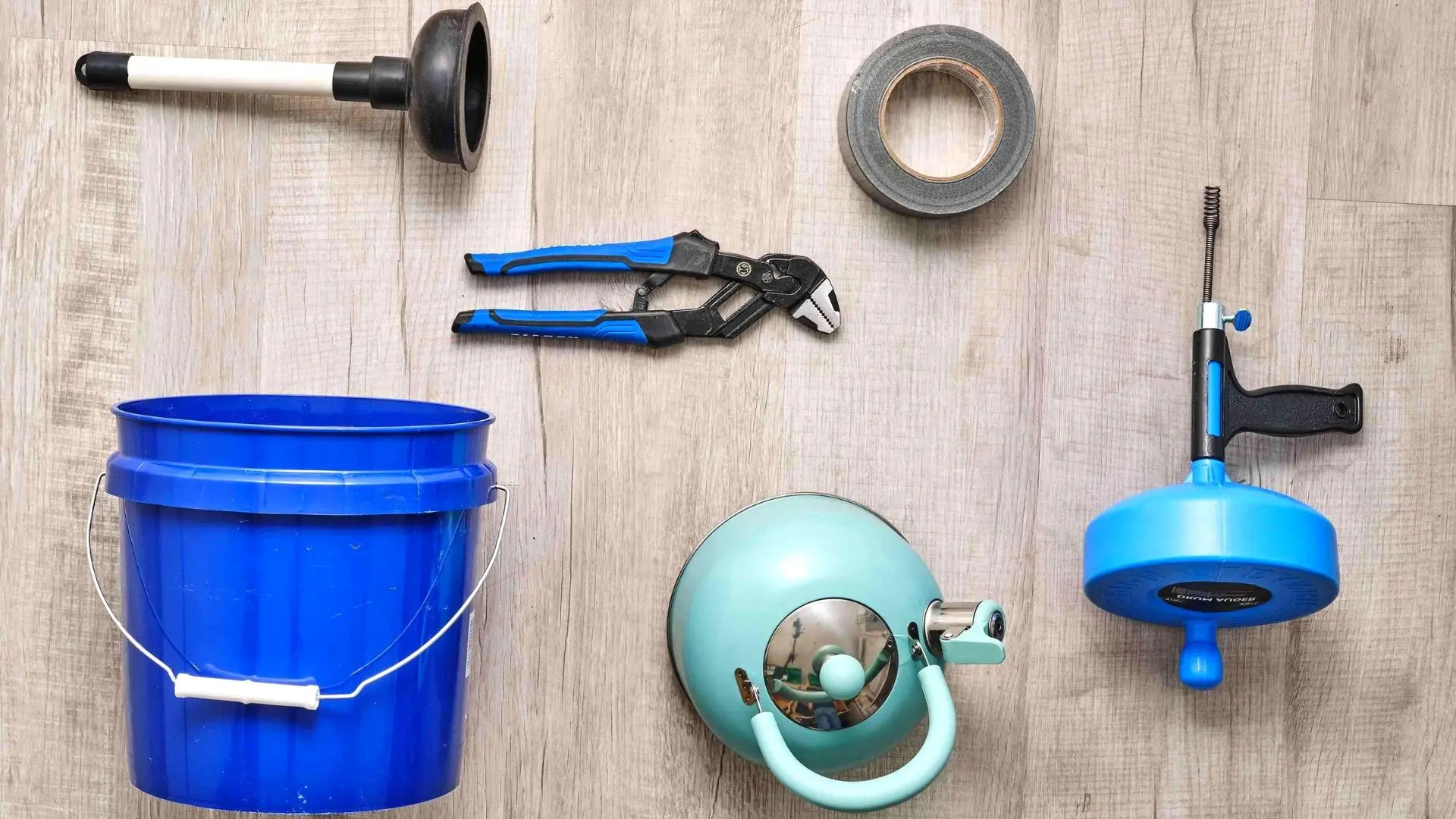 استفاده از ابزار و تجهیزات مناسب برای جلوگیری از گرفتگی لوله‌ها