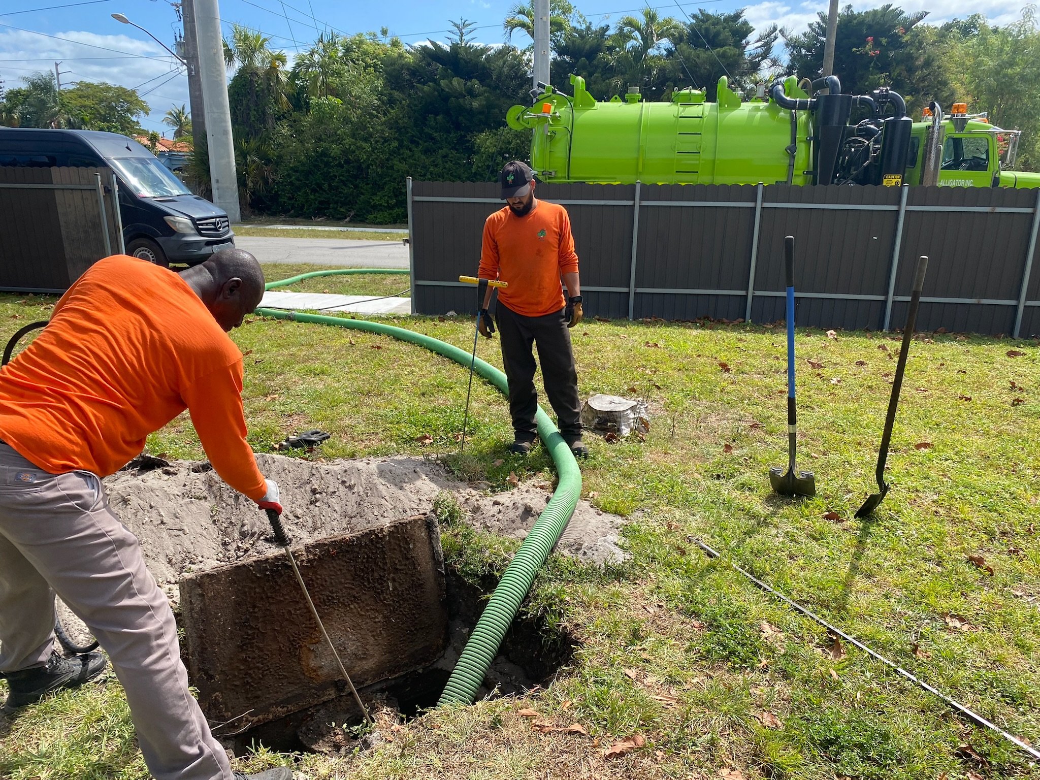 آموزش و افزایش آگاهی عمومی درباره تخلیه اصولی چاه‌ها